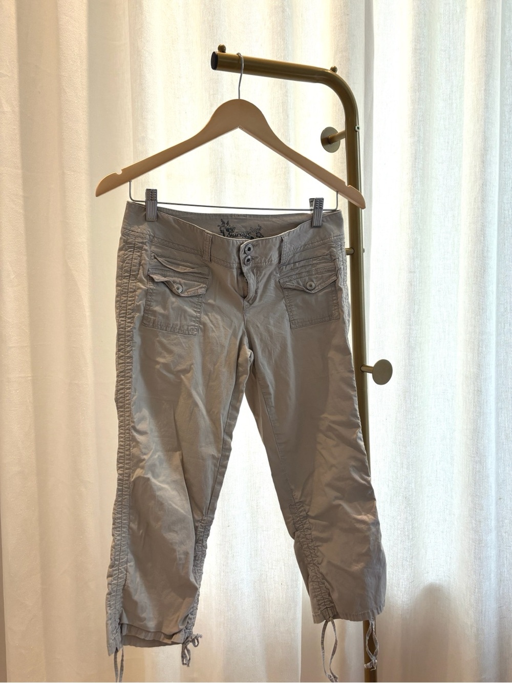 Garage Tight Legged Ruched Cargo Ankle Pants in Cream Size 5
